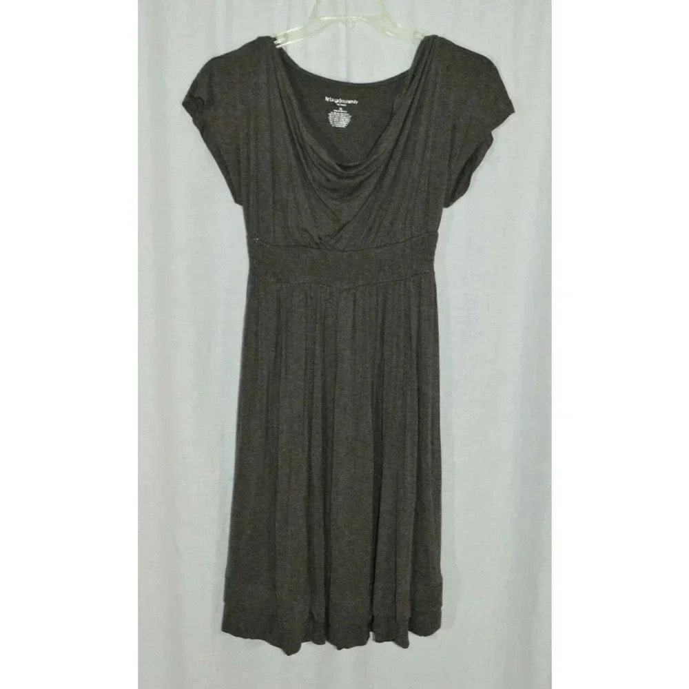Liz Lange Maternity Taupe Short Sleeve Dress Shirt